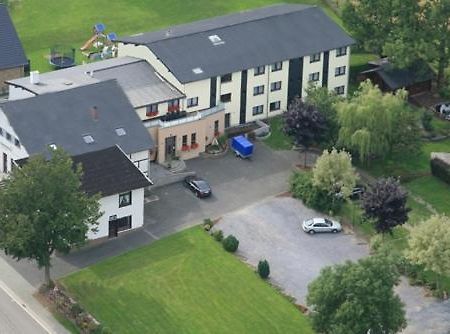 Hotel Zum Buchenberg St. Vith Exterior photo